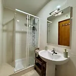 Charming 2 With Pool By Homing 아파트 빌라모라