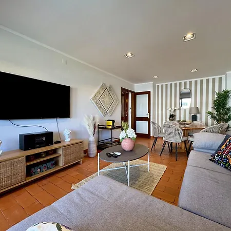 Charming 2 With Pool By Homing Apartman *
